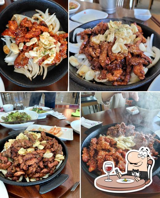 상수리나무아래