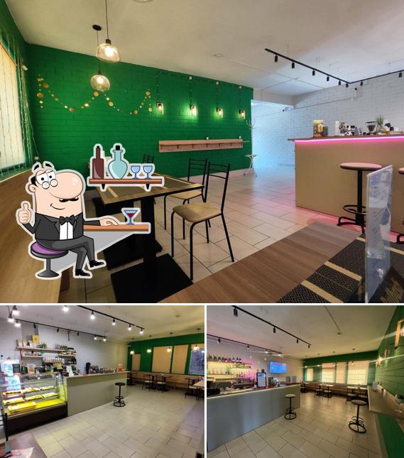 Brown Cafe