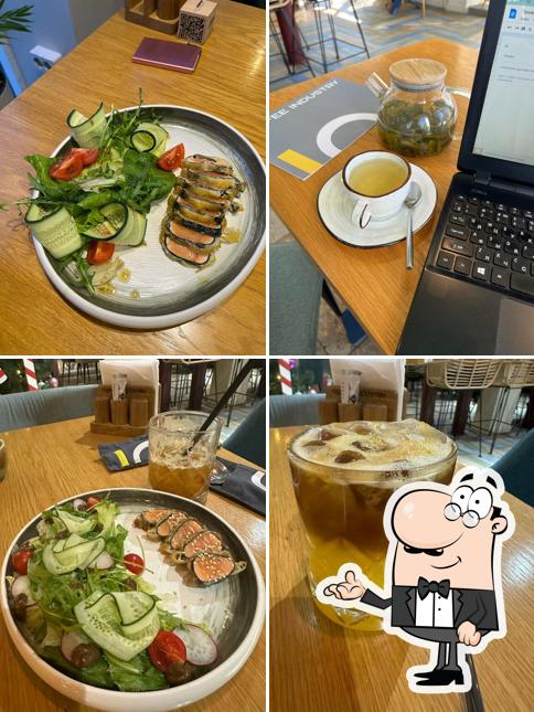 Забронируйте столик в "Coffee Industry"