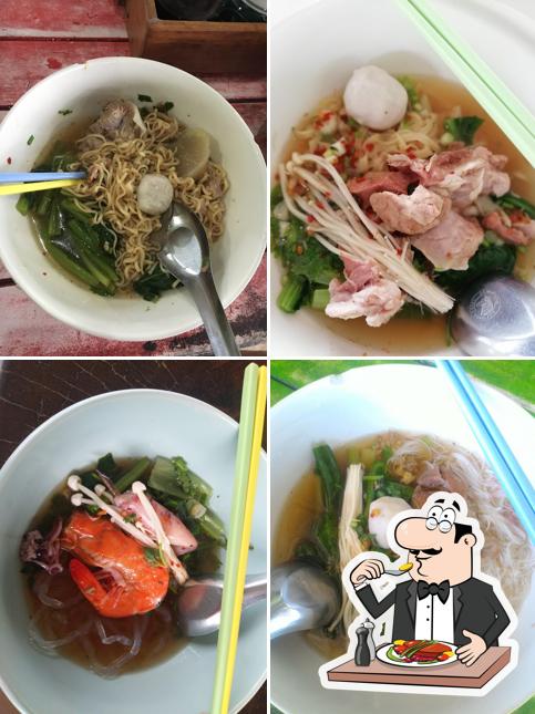 ก๋วยเตี๋ยวกระดูกแก้ว @สวี ชุมพร