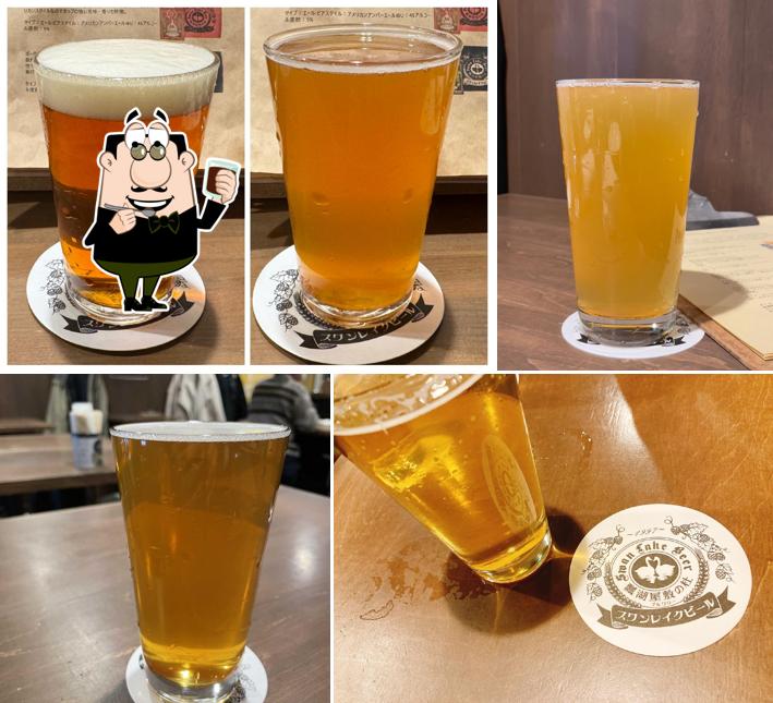Swan Lake Pub Edo Tamachi