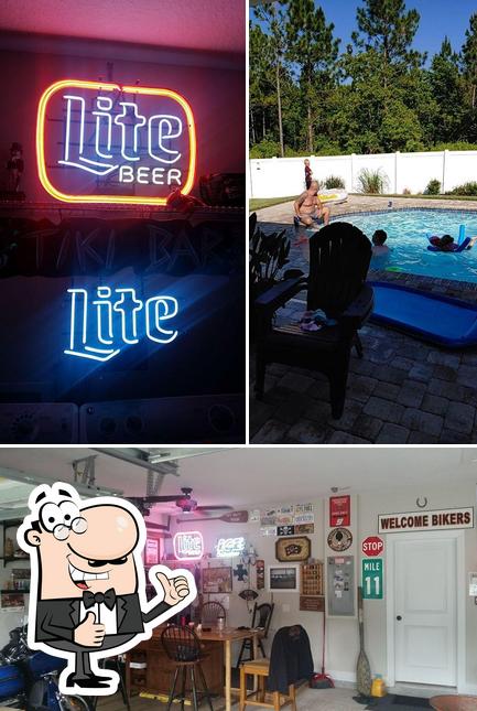 Capt Hook's Tiki Bar Fla.