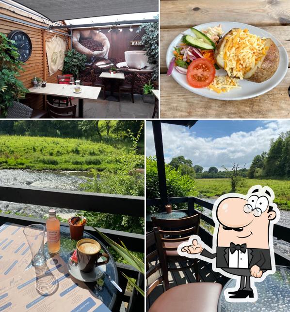 Cafe on the Bridge