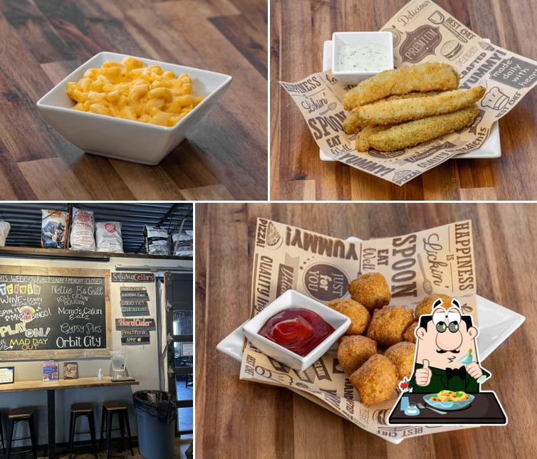 Momo's Cajun Eatz
