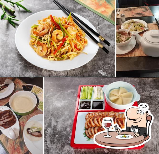 Еда в "Китайском ресторане"