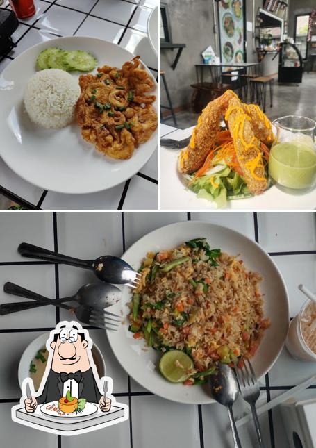 Mao Nhom Café and Meals