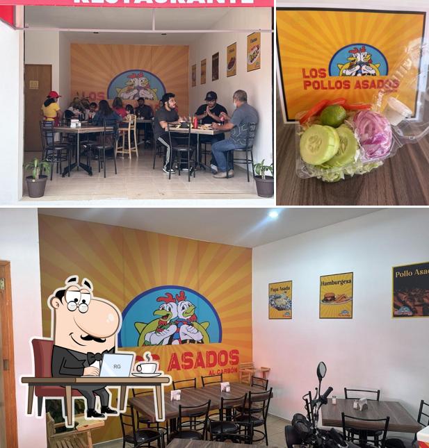 Los pollos asados al carbón