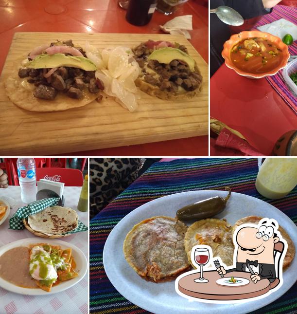 Taqueria La Huasteca Potosina Almuerzos Y Gorditas