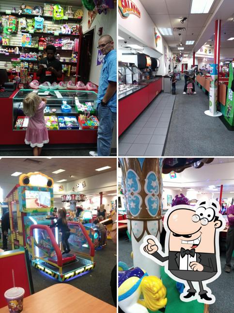 Chuck E. Cheese