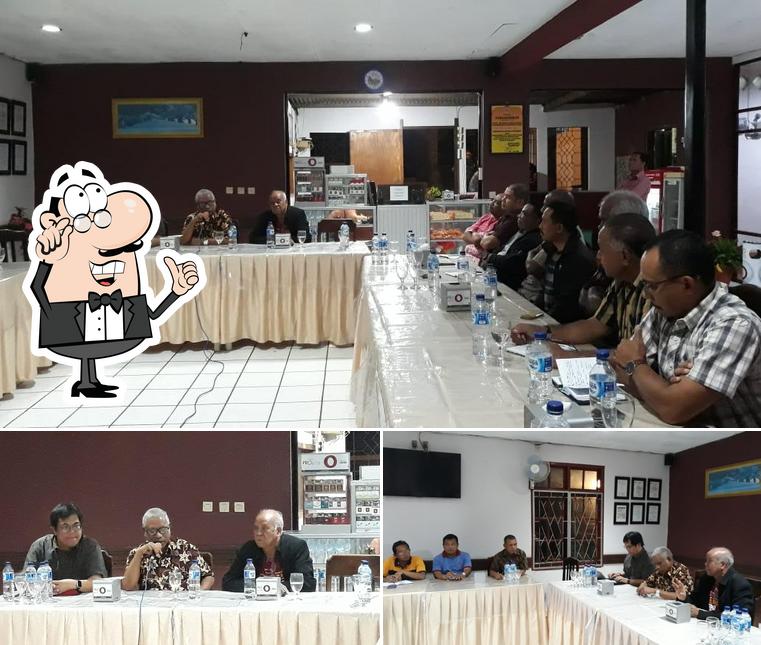 Rumah makan pondok indah
