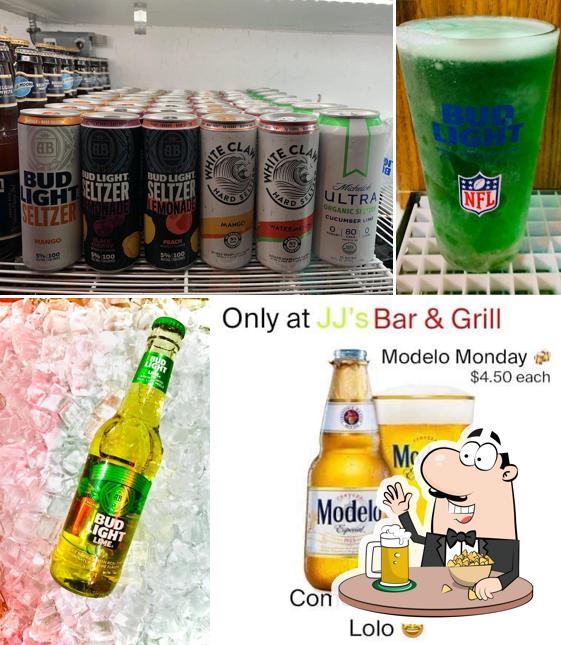 J J's Bar & Grill