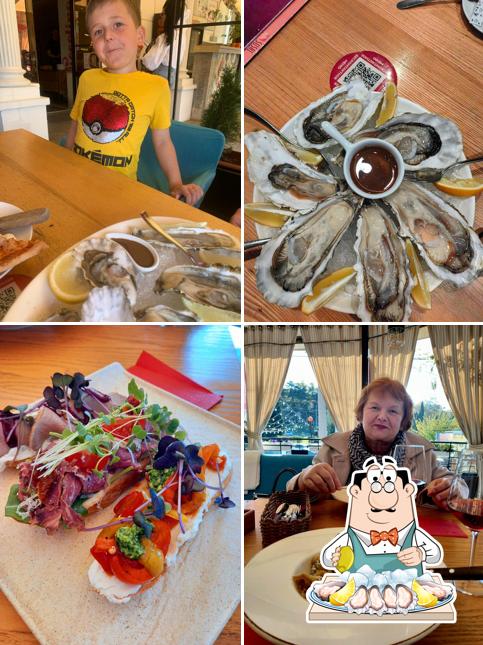 Устрицы в "Траттория Piccolino"