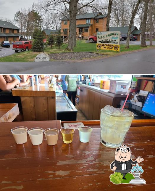 Pat's Landing Bar & Grill