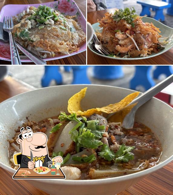 ร้านหอยทอดสายทอง (นายพรชัย)