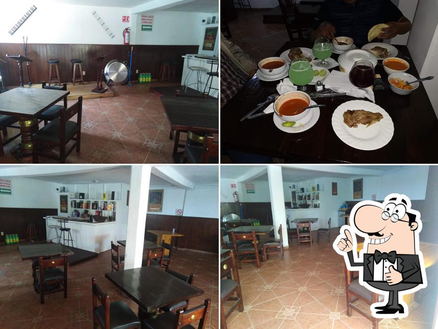 Davis Bar Chelas