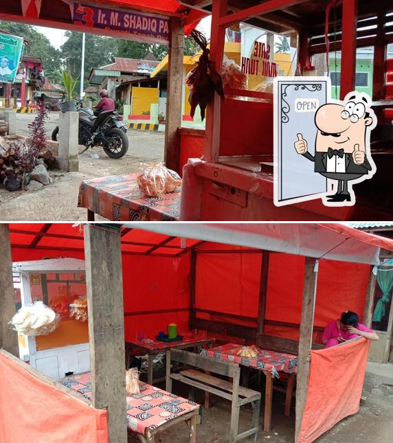 Sate dan sembako Mak tuah