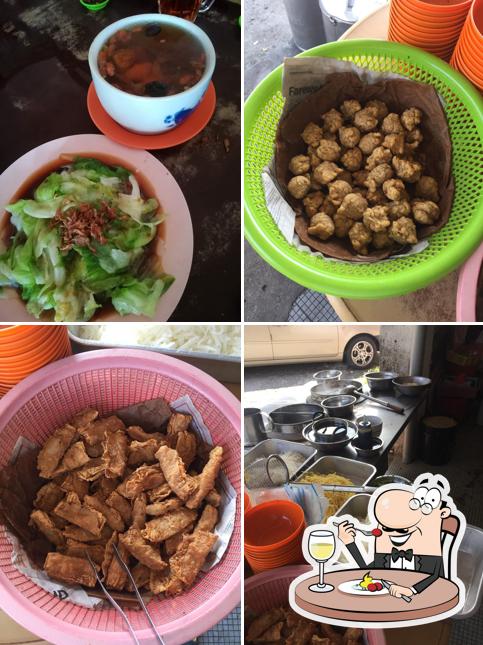 Lim Kee Clay Pot Chicken Rice Kampar