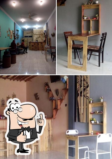 SIMPLE Resto N Cafe