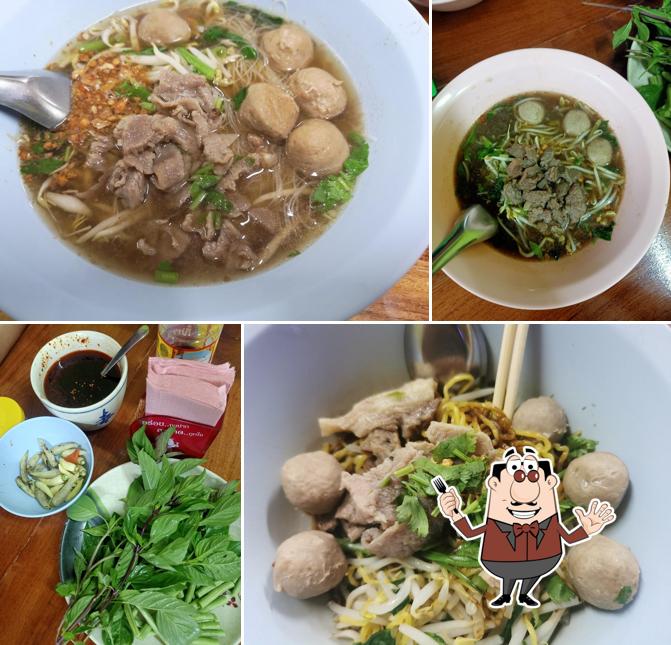 ก๋วยเตี๋ยวเนื้อโกรวย