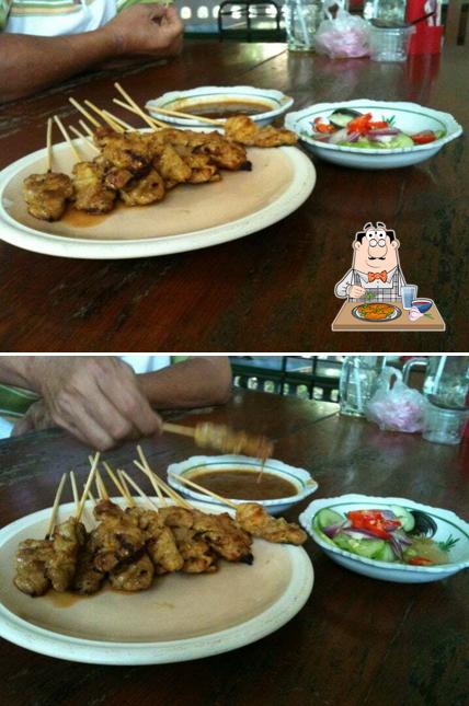 ร้านก๋วยเตี๋ยวไก่ ปลาคังสด