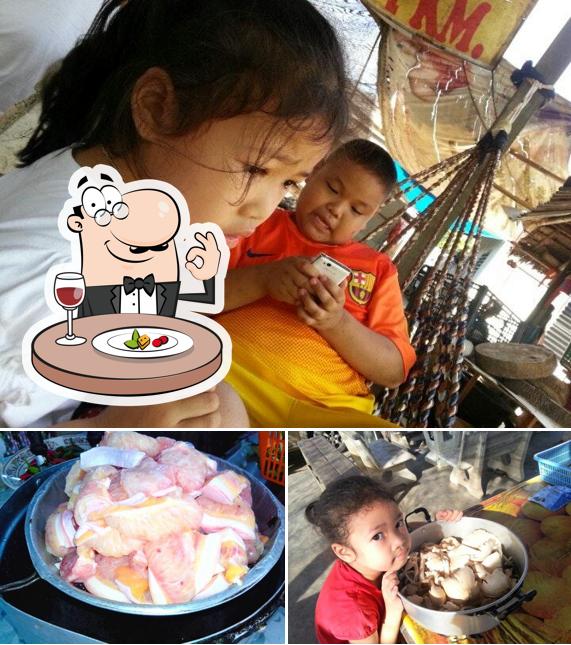 ร้านก๋วยเตี๋ยวเจ๊นาถวังไคร้