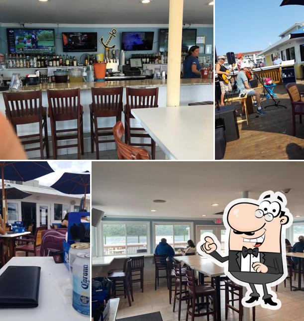 theBar at BeachWalk