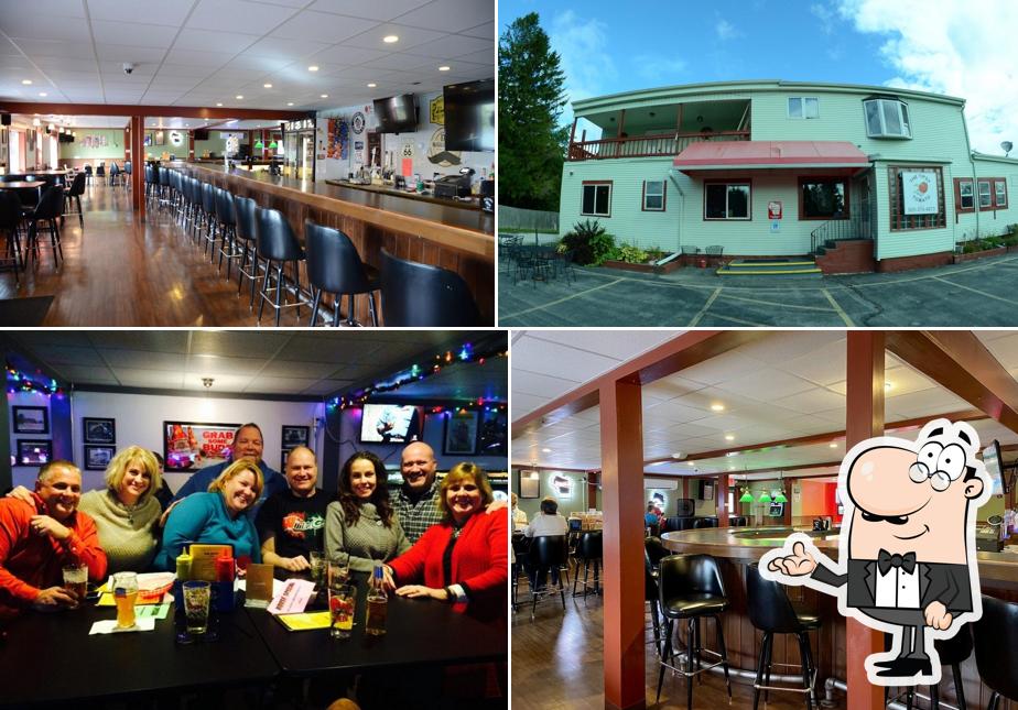 Tipsy Tomato Pub And Pizzeria