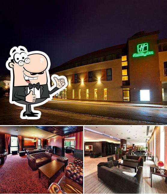 The Oak Tree Restaurant - Holiday Inn