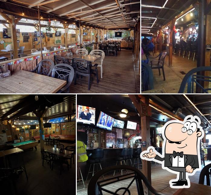 Crickets Bar and Grill
