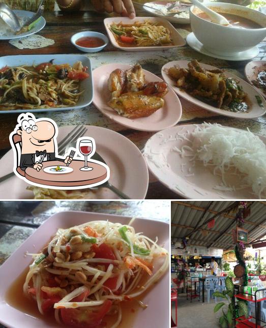 ร้านอาหารอีสานหลังจวน