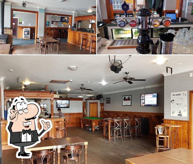O'Malley's Bar & Grill