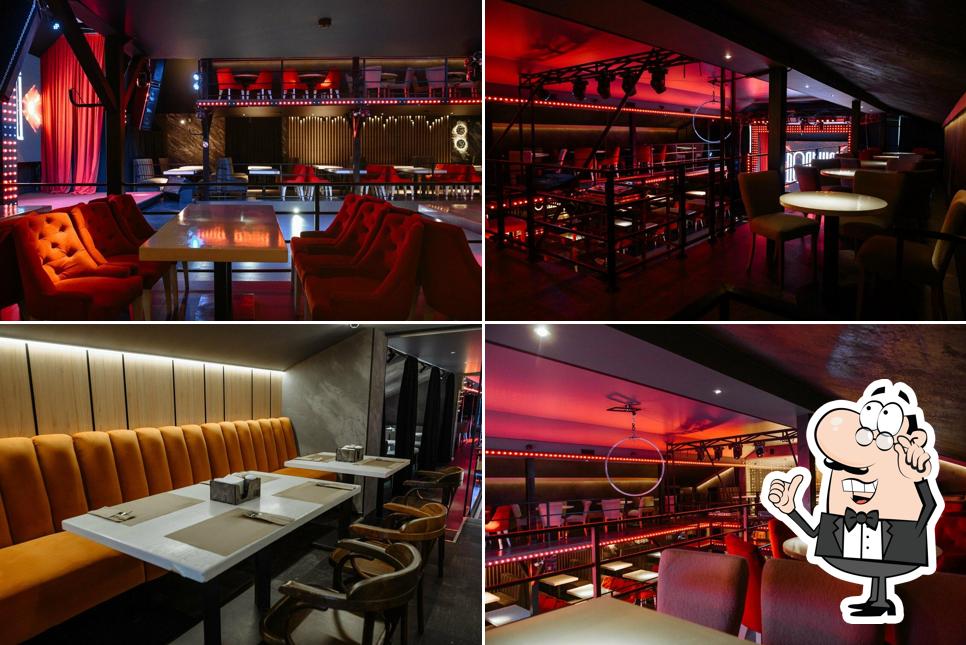 Посмотрите на внутренний интерьер "Ресторана Бухарест"