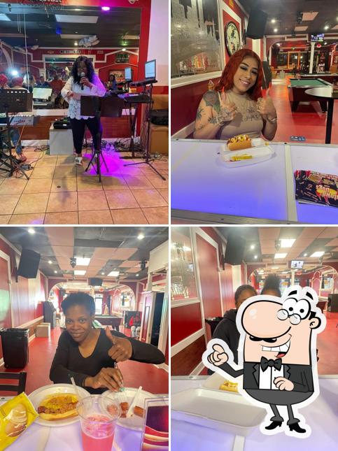 UPTOWN DOGS BAR & GRILL