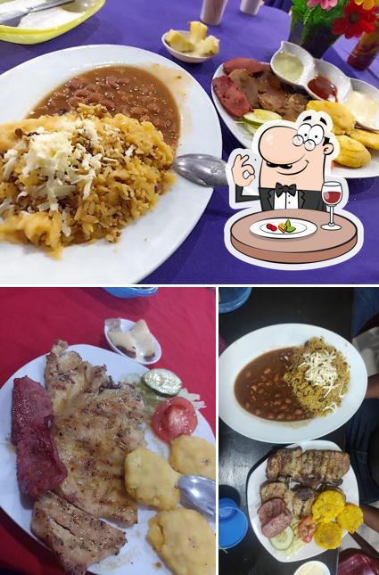 Restaurante " Éxito 2000 "