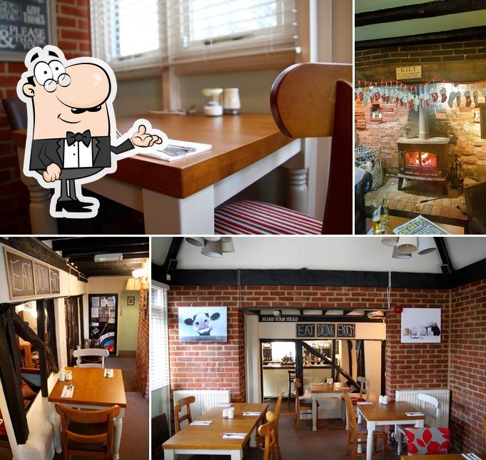 Three Horseshoes