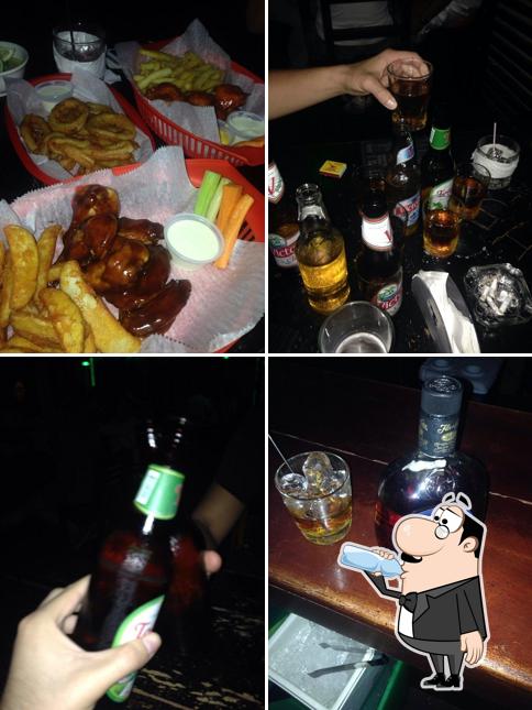 Woods Lounge Bar