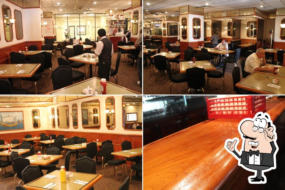 Dining at North Shore Towers