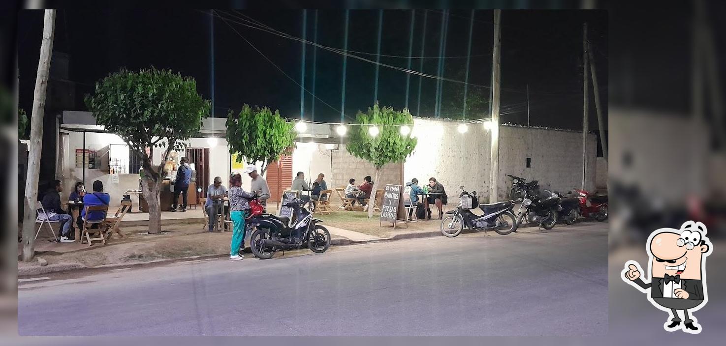 EL MANÁ. Super panchos y pizzas .
