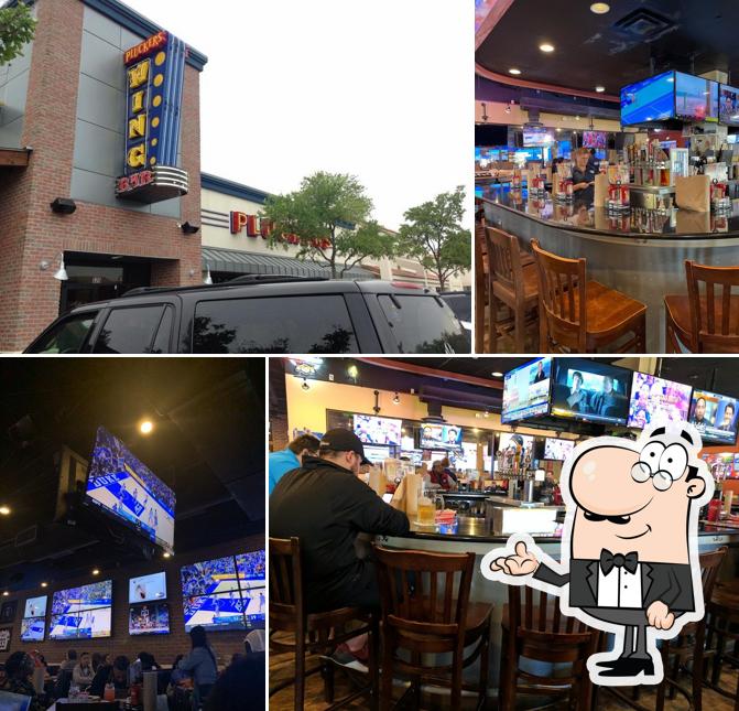 Pluckers Wing Bar