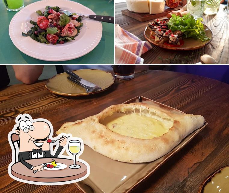 Еда в "Грузинском ресторане Супра"