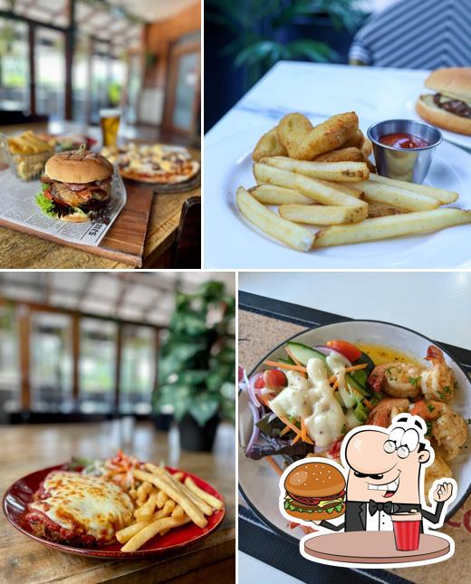 The Woombye Pub