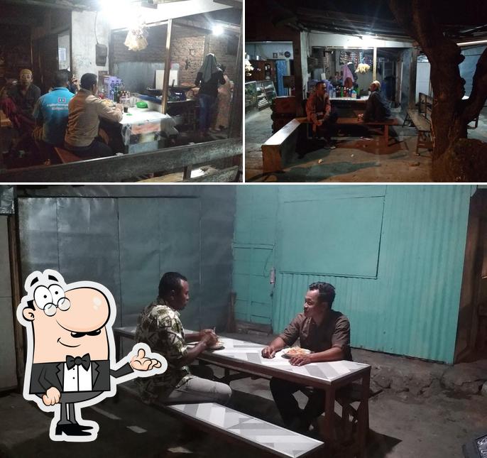 Warung Nasgor Jowo Mak Um