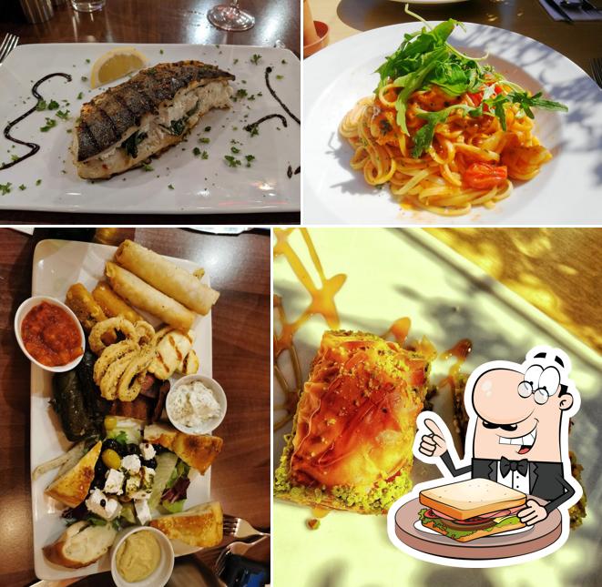 La Bistro Mediterranean Kitchen