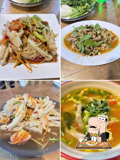 แม่ญา ผัดหมี่โคราช