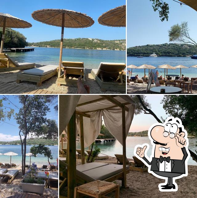 AMMOS BEACH BAR