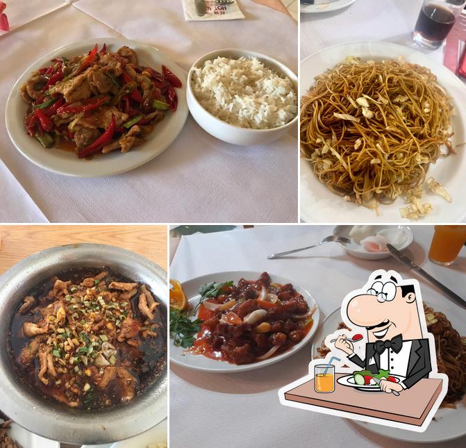 HOT WOK Chinese Restaurant
