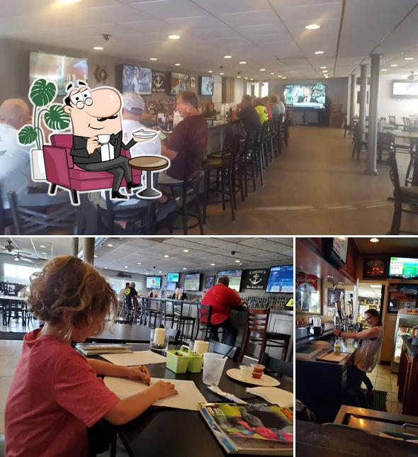 Captain's Bar & Grill