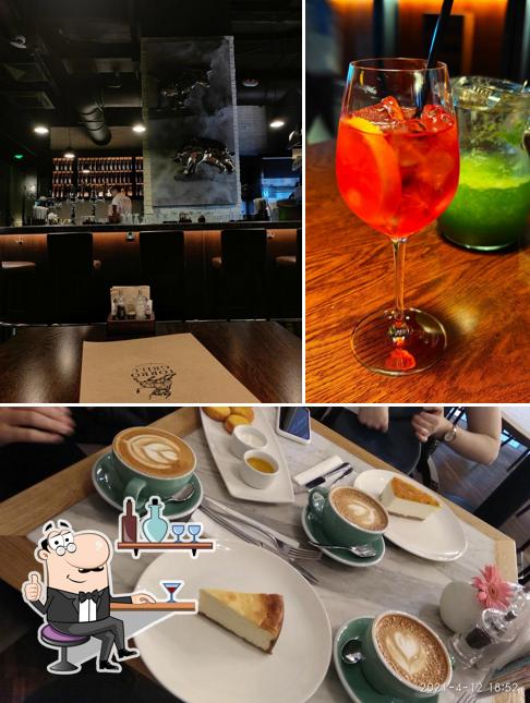 Посмотрите на внутренний интерьер "Торро Гриль"