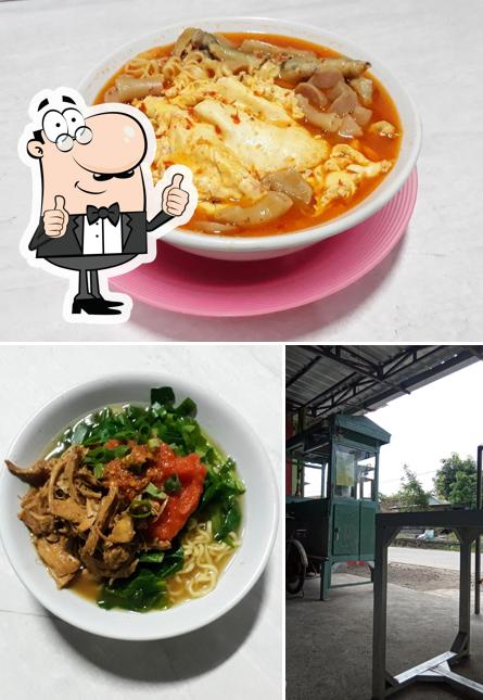 Seblak & Mie Ayam Bakso