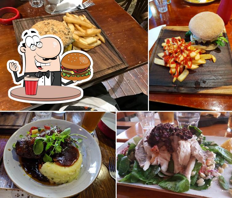 Smugglers Pub & Cafe